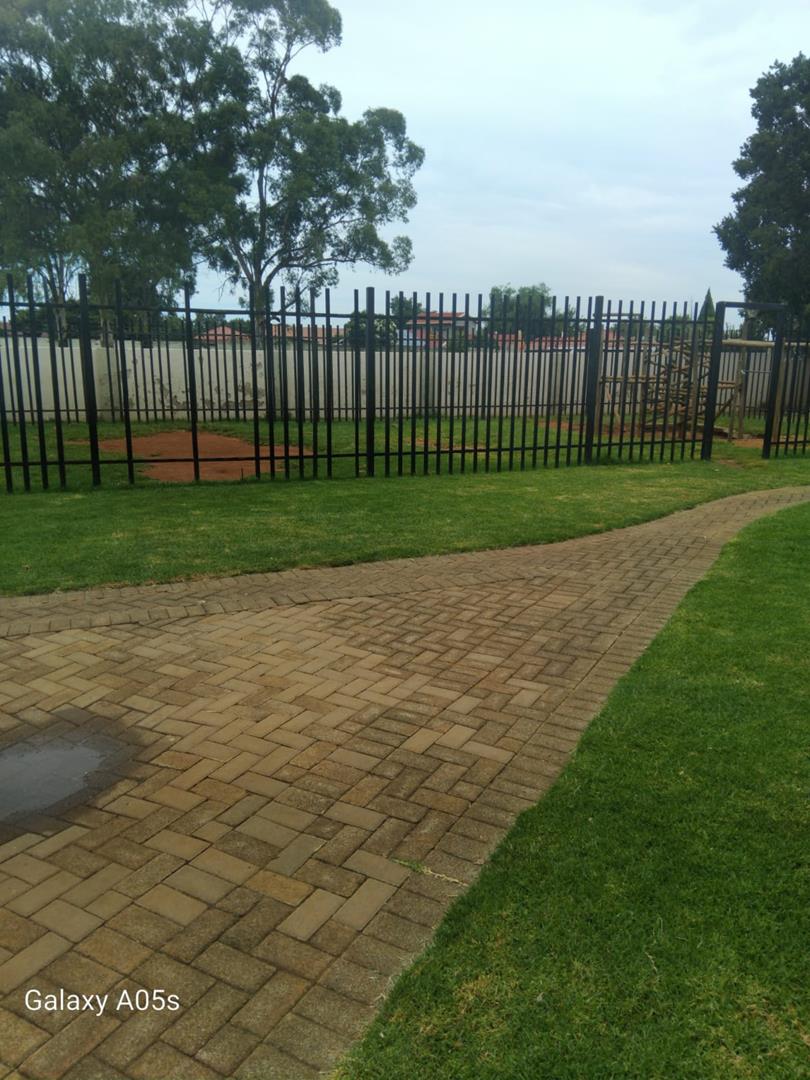 2 Bedroom Property for Sale in Klippoortje Gauteng