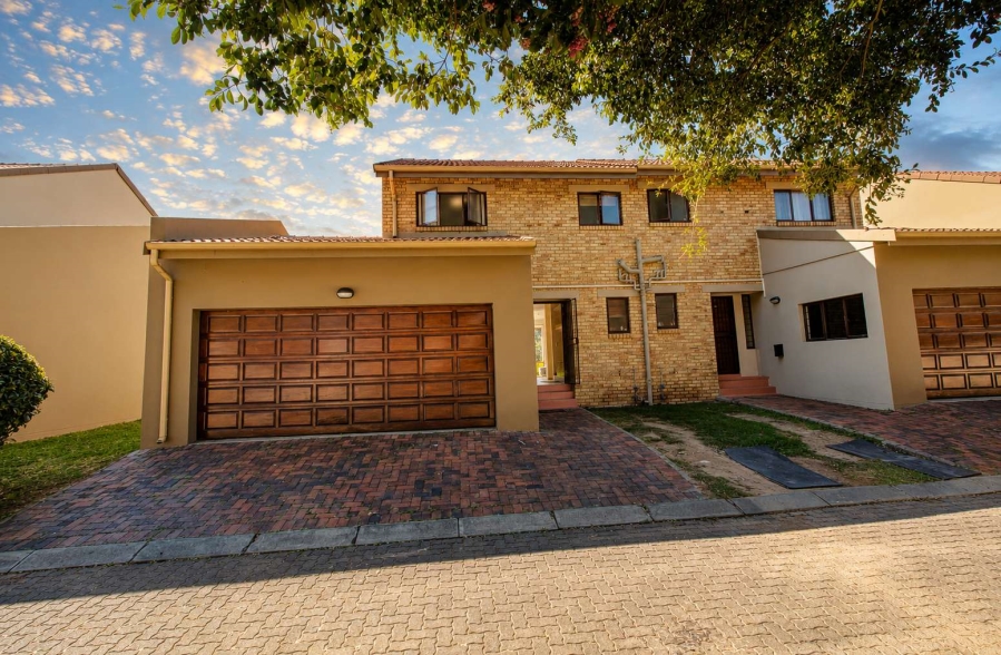 3 Bedroom Property for Sale in Radiokop Gauteng