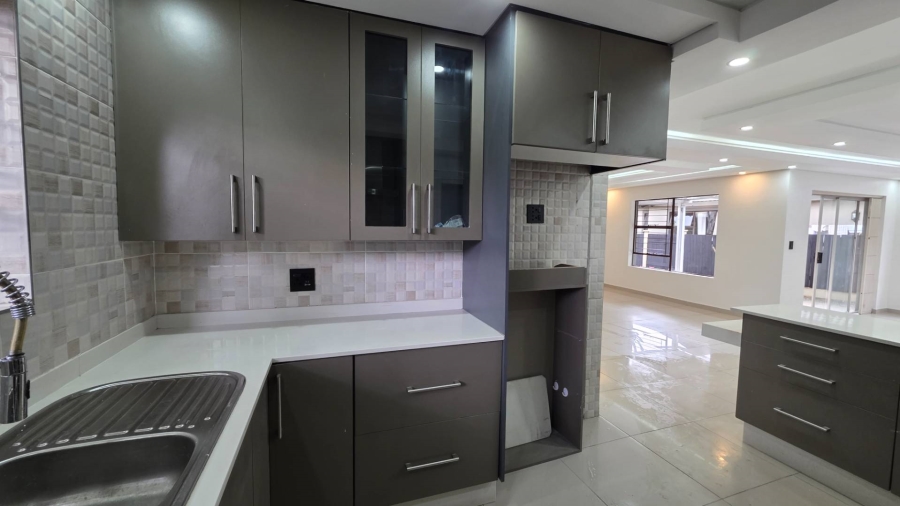 3 Bedroom Property for Sale in Fourways Gauteng
