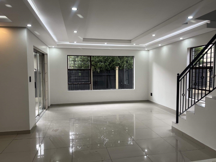 3 Bedroom Property for Sale in Fourways Gauteng