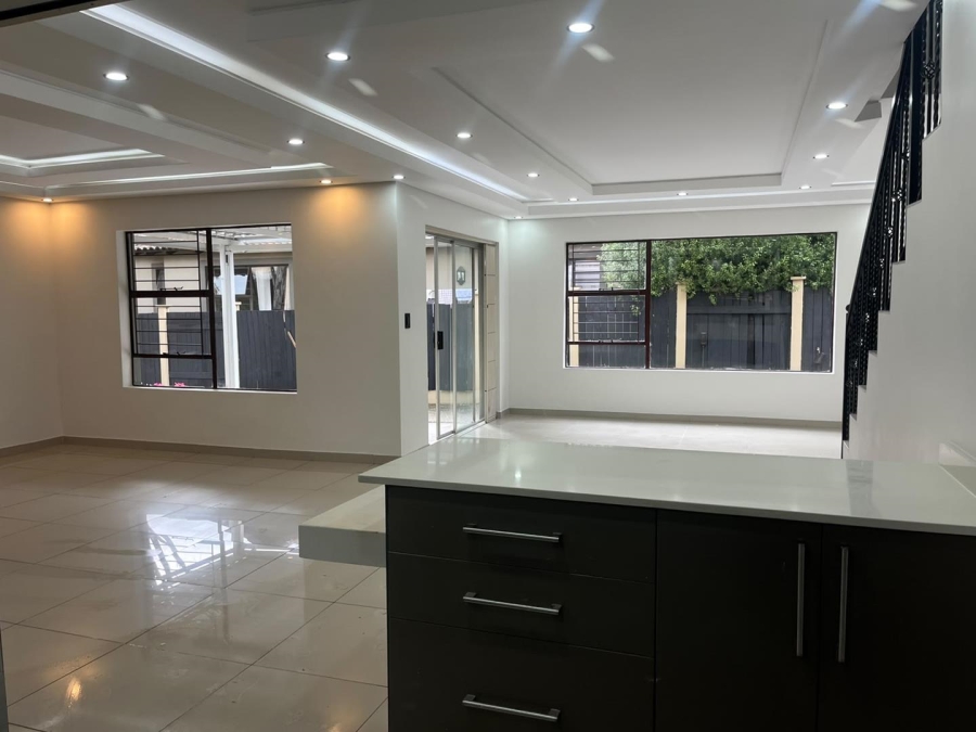 3 Bedroom Property for Sale in Fourways Gauteng