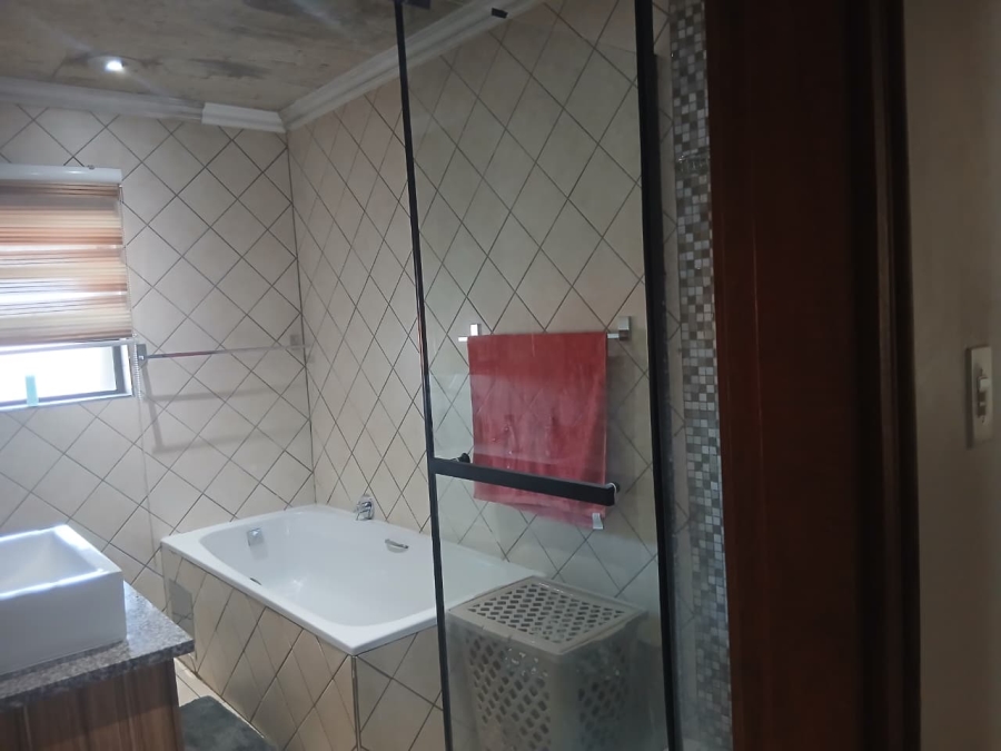 To Let 2 Bedroom Property for Rent in Comet Gauteng