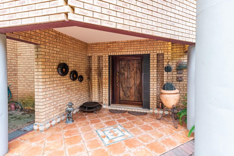 4 Bedroom Property for Sale in Helderkruin Gauteng