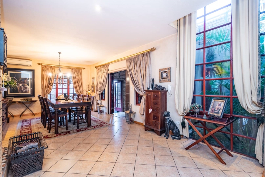4 Bedroom Property for Sale in Helderkruin Gauteng