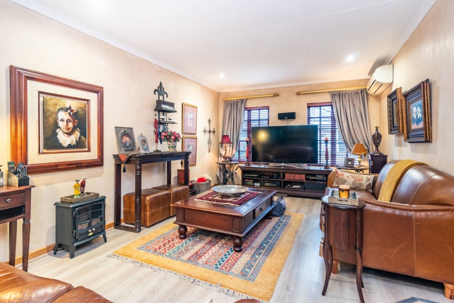 4 Bedroom Property for Sale in Helderkruin Gauteng