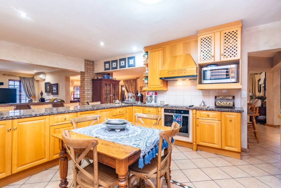 4 Bedroom Property for Sale in Helderkruin Gauteng