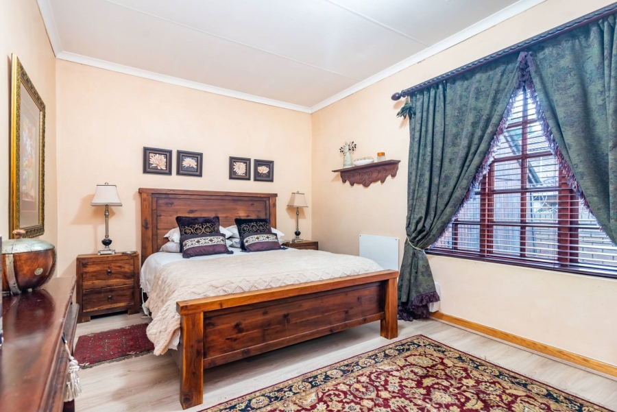 4 Bedroom Property for Sale in Helderkruin Gauteng