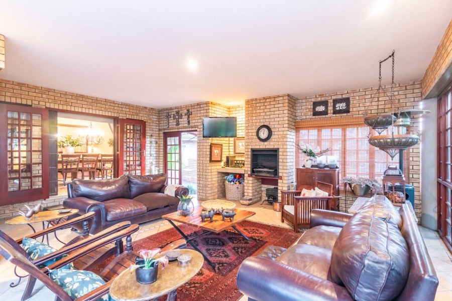 4 Bedroom Property for Sale in Helderkruin Gauteng