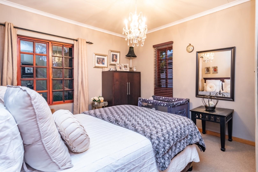 4 Bedroom Property for Sale in Helderkruin Gauteng