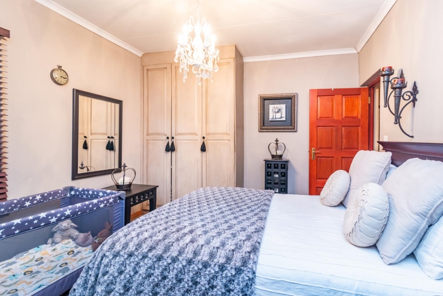 4 Bedroom Property for Sale in Helderkruin Gauteng