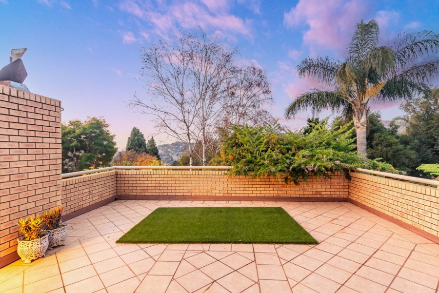 4 Bedroom Property for Sale in Helderkruin Gauteng