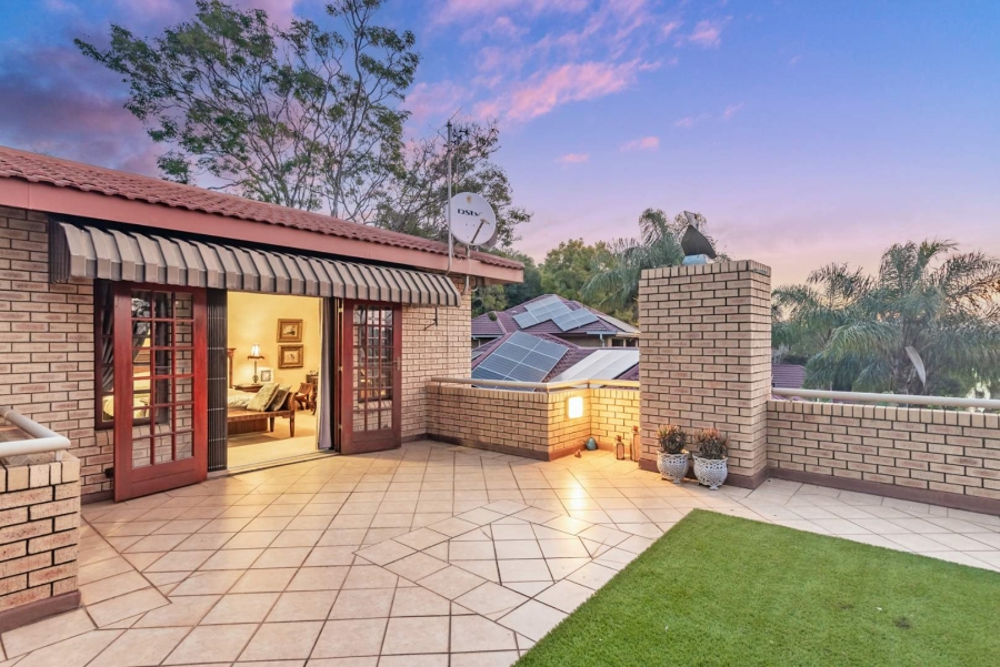 4 Bedroom Property for Sale in Helderkruin Gauteng