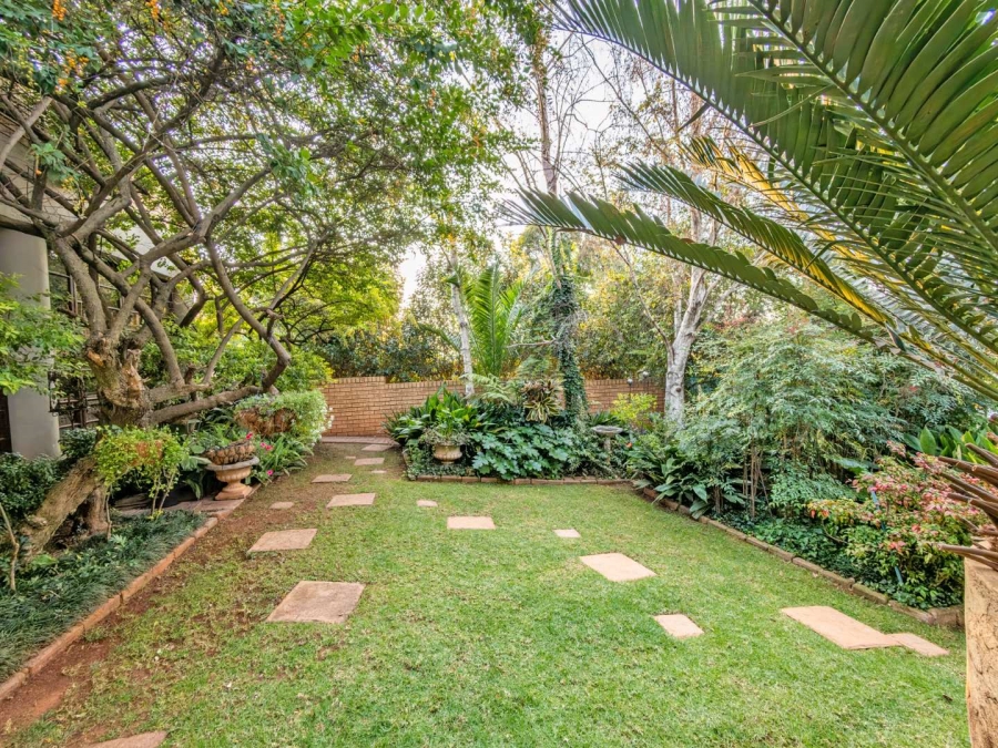 4 Bedroom Property for Sale in Helderkruin Gauteng