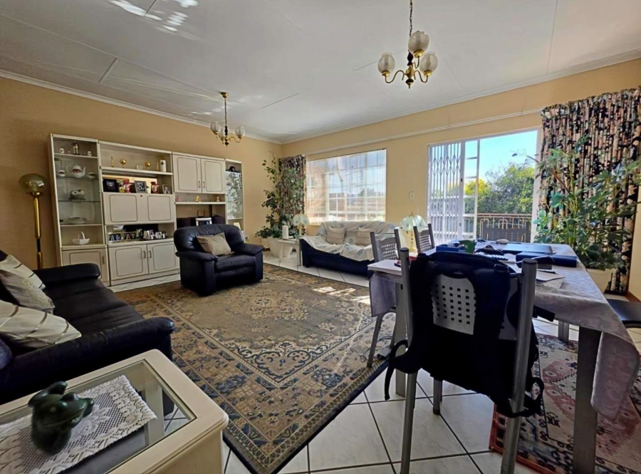 3 Bedroom Property for Sale in New Redruth Gauteng