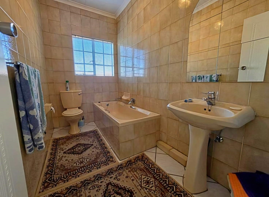 3 Bedroom Property for Sale in New Redruth Gauteng