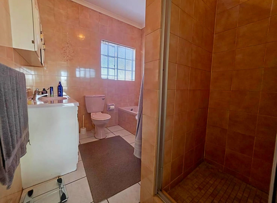 3 Bedroom Property for Sale in New Redruth Gauteng