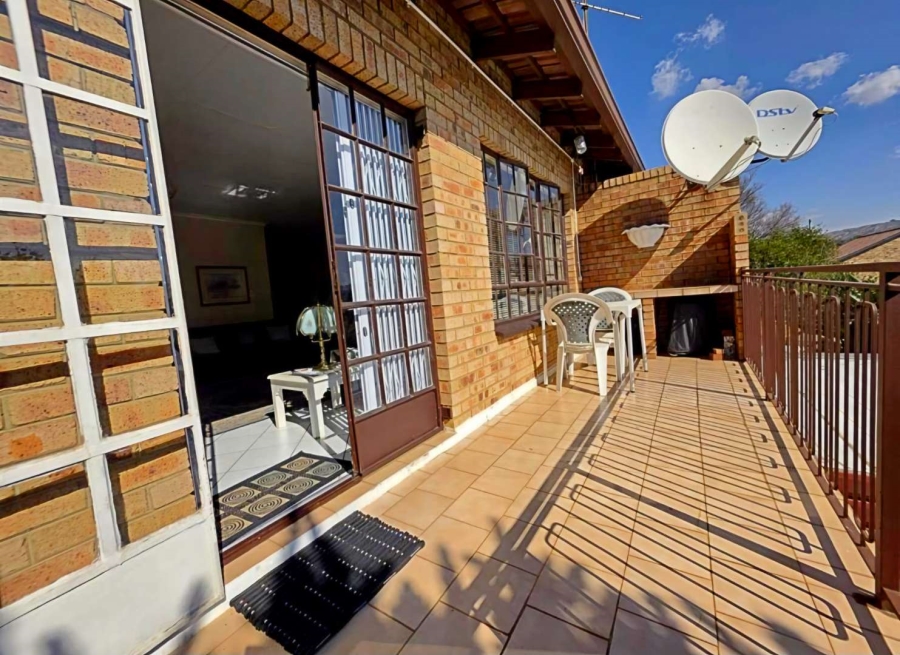 3 Bedroom Property for Sale in New Redruth Gauteng