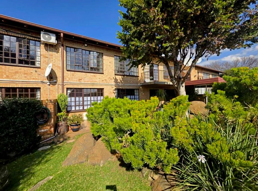 3 Bedroom Property for Sale in New Redruth Gauteng