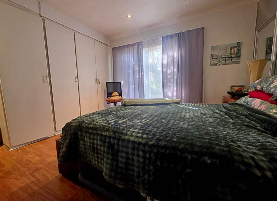 3 Bedroom Property for Sale in New Redruth Gauteng