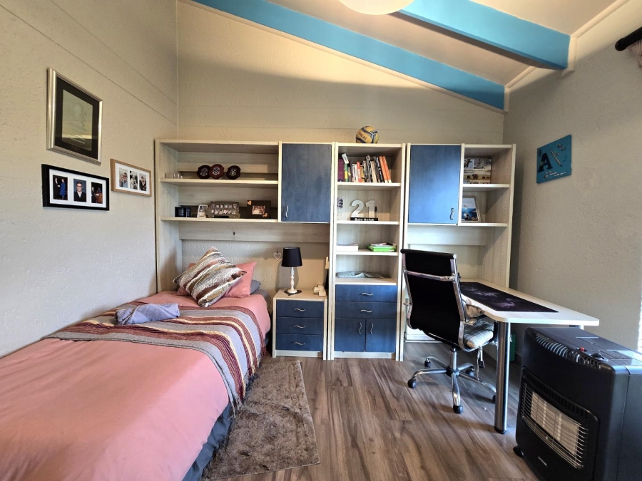 5 Bedroom Property for Sale in Meyersdal Gauteng