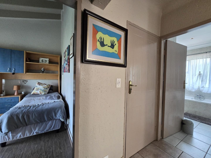 5 Bedroom Property for Sale in Meyersdal Gauteng