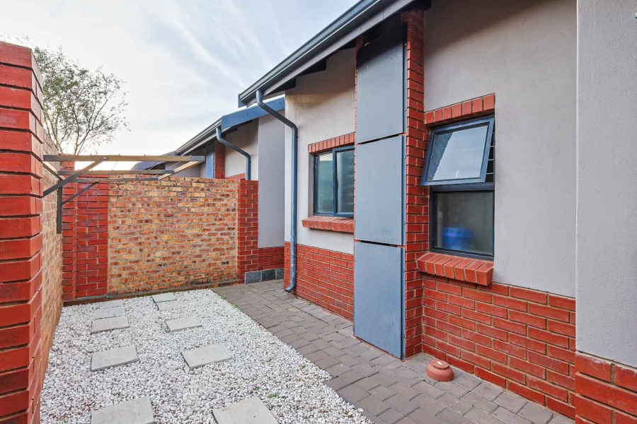 3 Bedroom Property for Sale in Equestria Gauteng