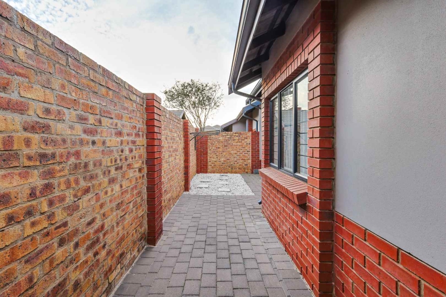 3 Bedroom Property for Sale in Equestria Gauteng
