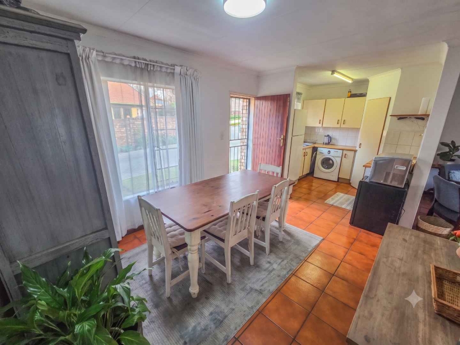 2 Bedroom Property for Sale in Die Wilgers Gauteng