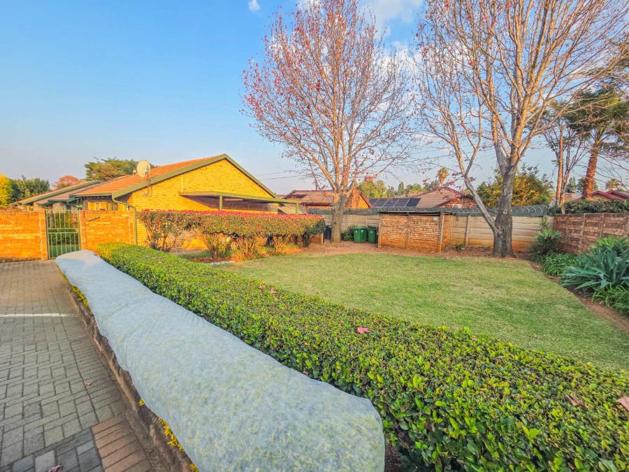 2 Bedroom Property for Sale in Die Wilgers Gauteng