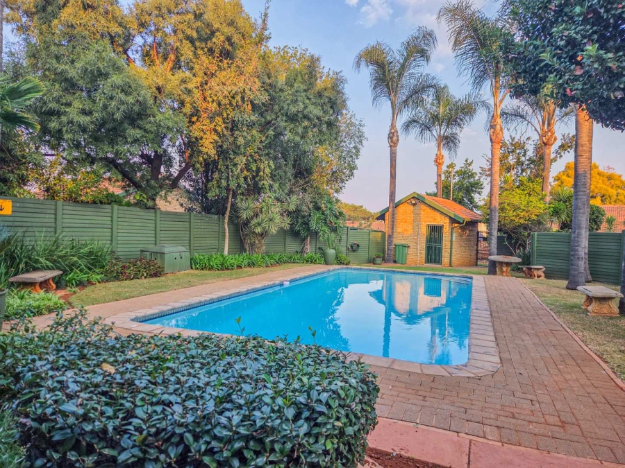 2 Bedroom Property for Sale in Die Wilgers Gauteng