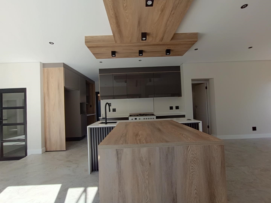 4 Bedroom Property for Sale in Midstream Estate Gauteng