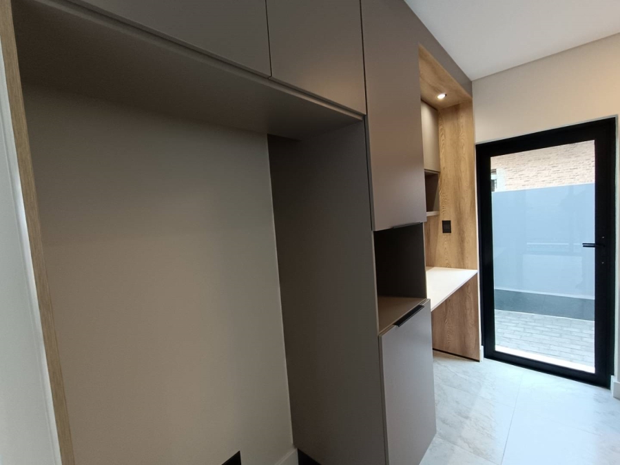4 Bedroom Property for Sale in Midstream Estate Gauteng