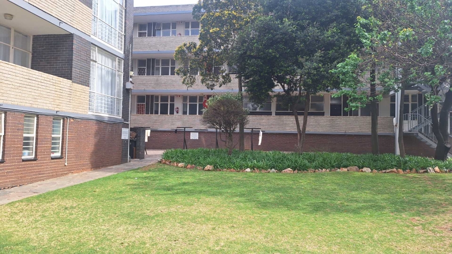 To Let 2 Bedroom Property for Rent in Constantia Kloof Gauteng