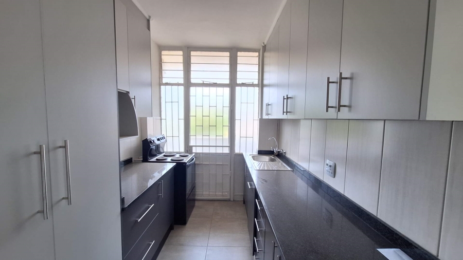 To Let 2 Bedroom Property for Rent in Constantia Kloof Gauteng