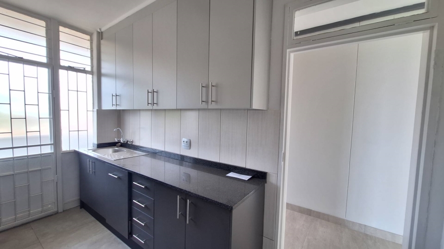 To Let 2 Bedroom Property for Rent in Constantia Kloof Gauteng