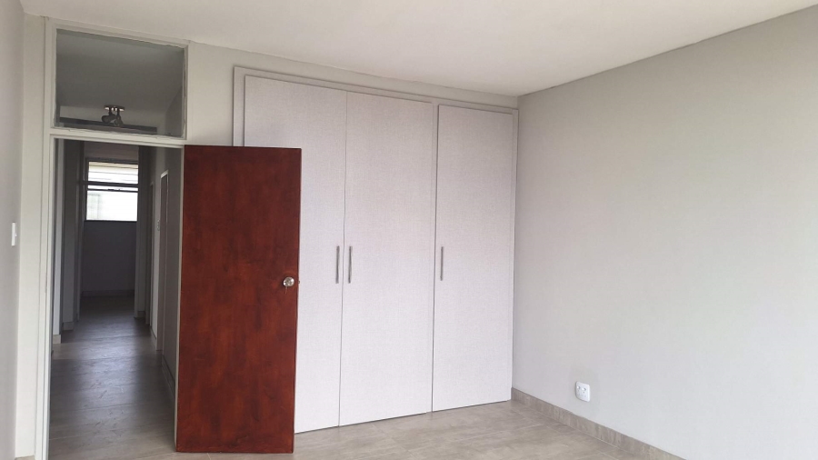To Let 2 Bedroom Property for Rent in Constantia Kloof Gauteng