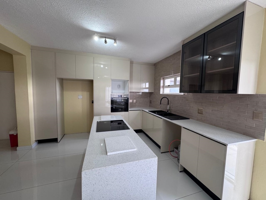 3 Bedroom Property for Sale in Broadacres Gauteng