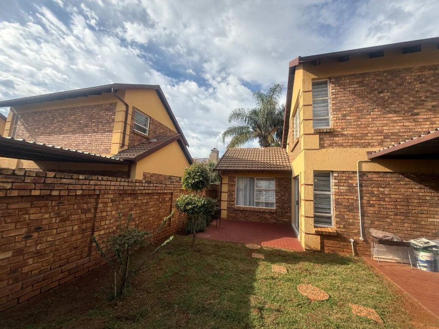 3 Bedroom Property for Sale in Glen Marais Gauteng