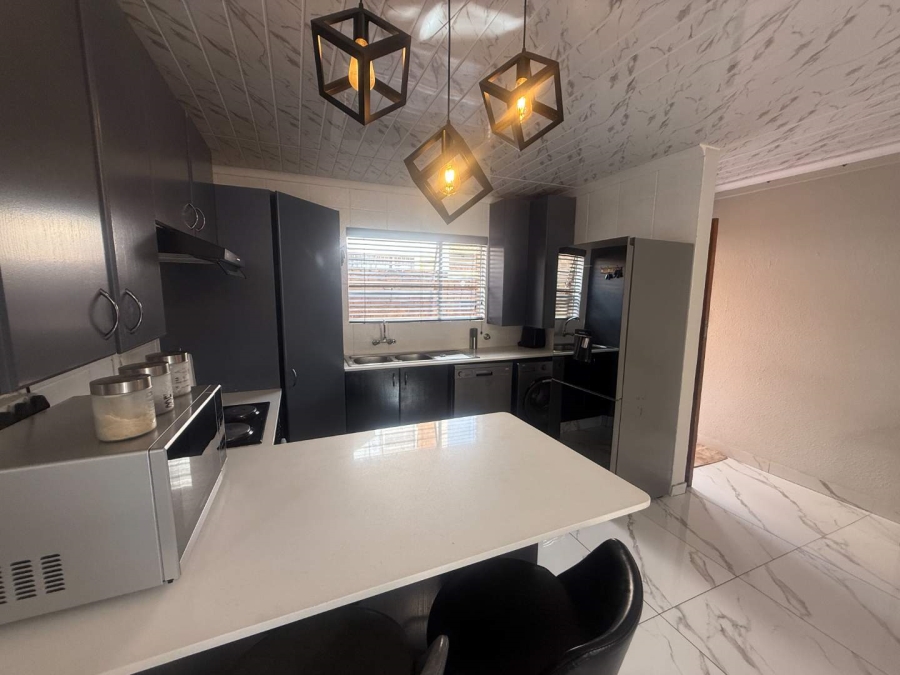 3 Bedroom Property for Sale in Glen Marais Gauteng