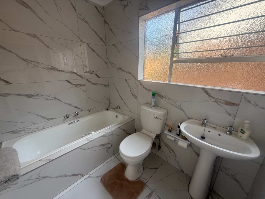 3 Bedroom Property for Sale in Glen Marais Gauteng