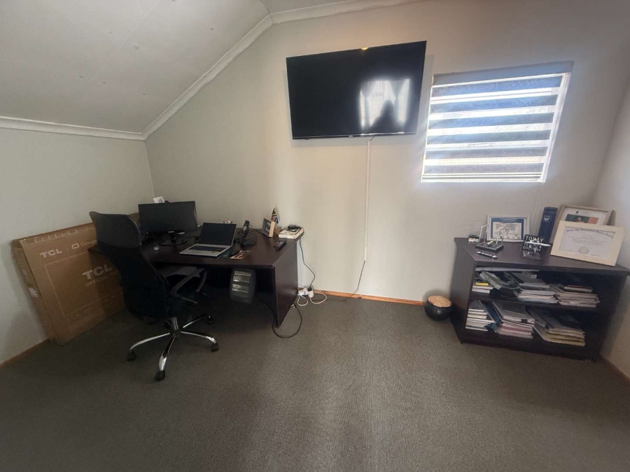 3 Bedroom Property for Sale in Glen Marais Gauteng