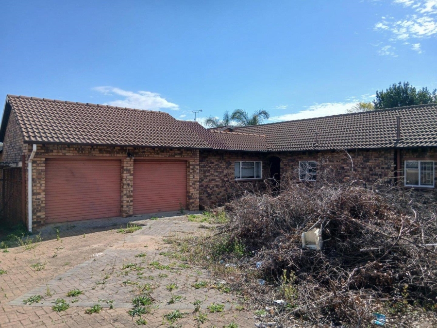 3 Bedroom Property for Sale in Esther Park Gauteng