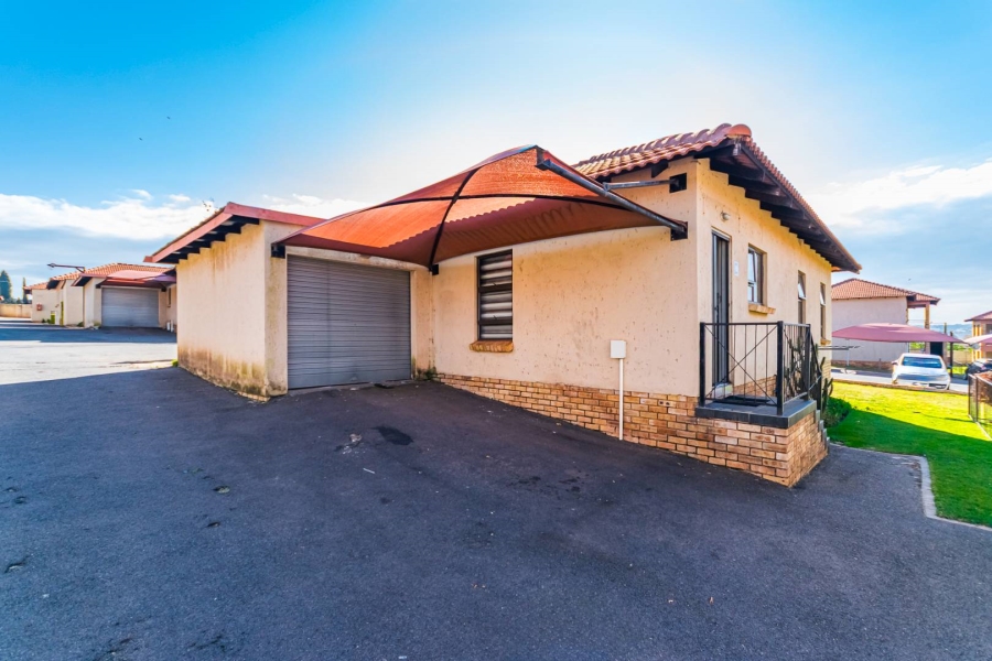 3 Bedroom Property for Sale in Groblerpark Gauteng
