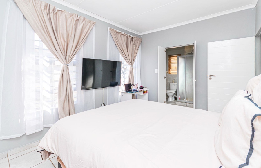 3 Bedroom Property for Sale in Groblerpark Gauteng