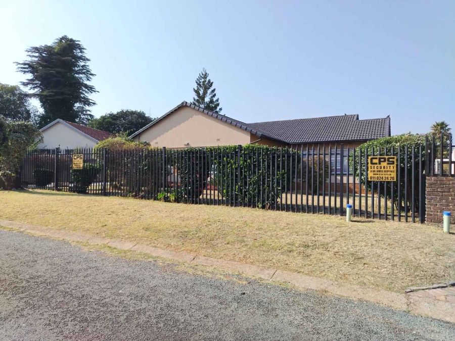 4 Bedroom Property for Sale in Verwoerdpark Gauteng