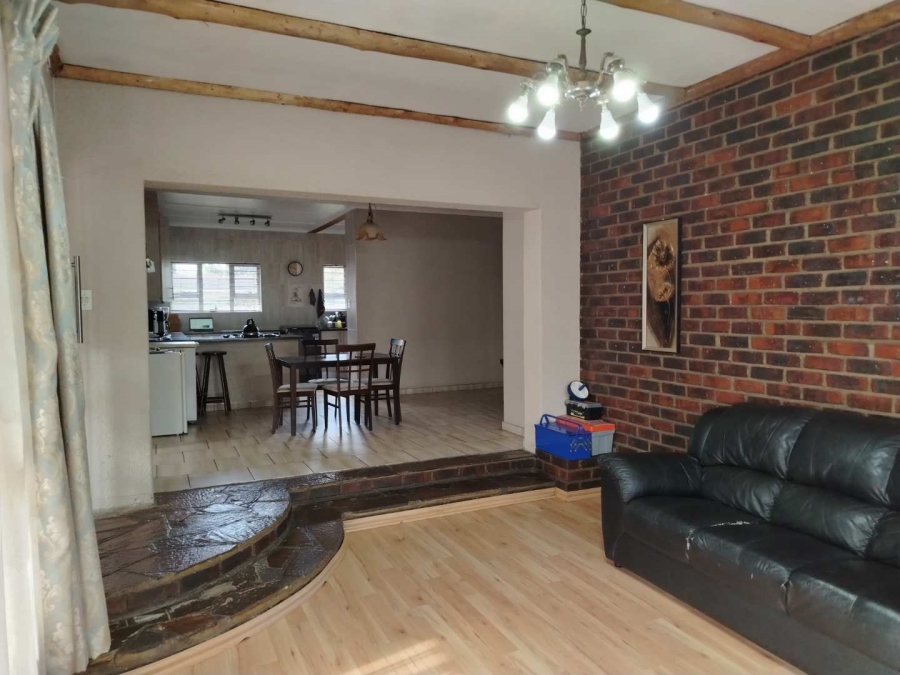 4 Bedroom Property for Sale in Verwoerdpark Gauteng