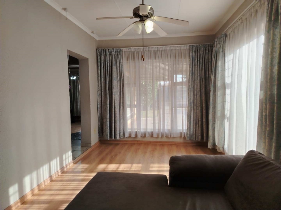 4 Bedroom Property for Sale in Verwoerdpark Gauteng