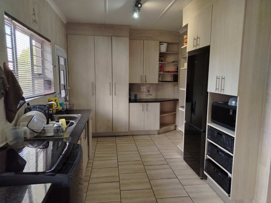4 Bedroom Property for Sale in Verwoerdpark Gauteng