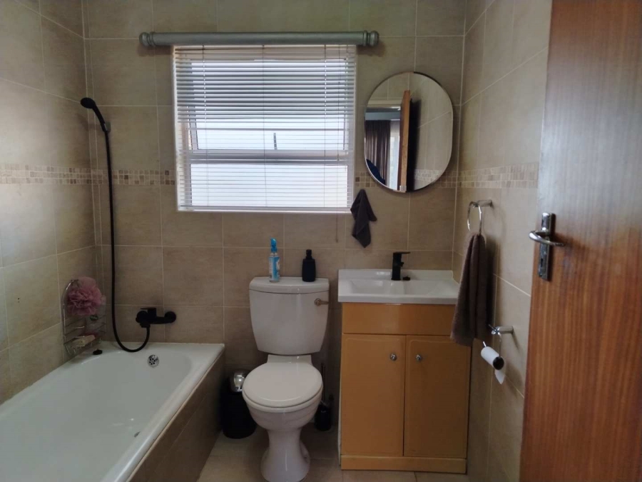 4 Bedroom Property for Sale in Verwoerdpark Gauteng