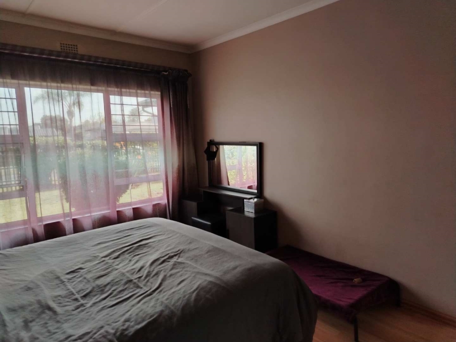 4 Bedroom Property for Sale in Verwoerdpark Gauteng